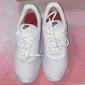 NEW Nike Tanjun Athletic Shoes